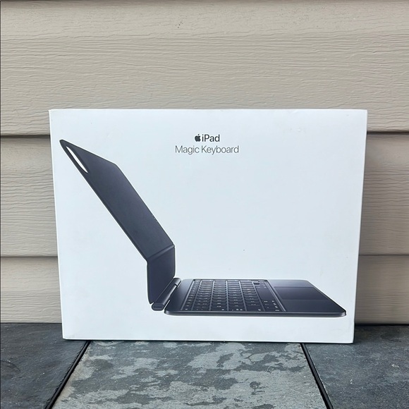 Apple iPad Magic Keyboard in Black